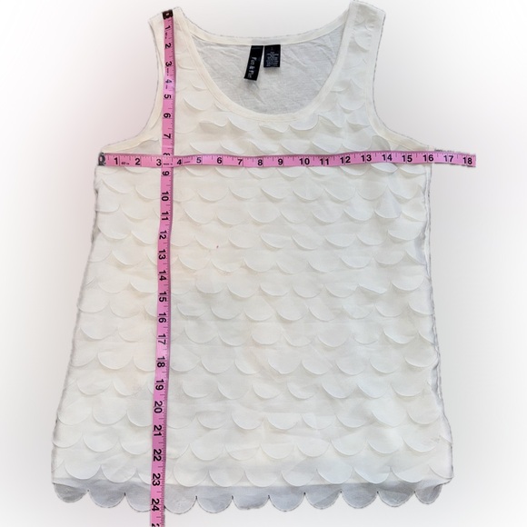 GUC Fun & Flirt Scalloped Tank Top - Picture 4 of 5